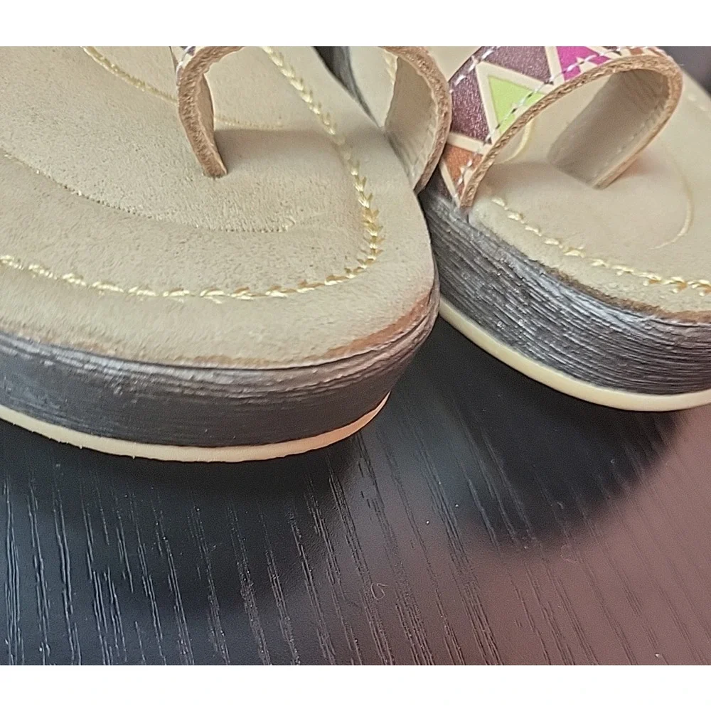Colorful Geometric Patterned Sandals - Picture 2 of 12